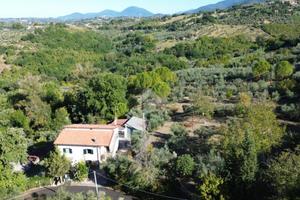 CASA SEMINDIPENDENTE A MONTOPOLI DI SABINA