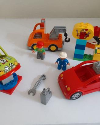 Lego Duplo carro attrezzi con officina