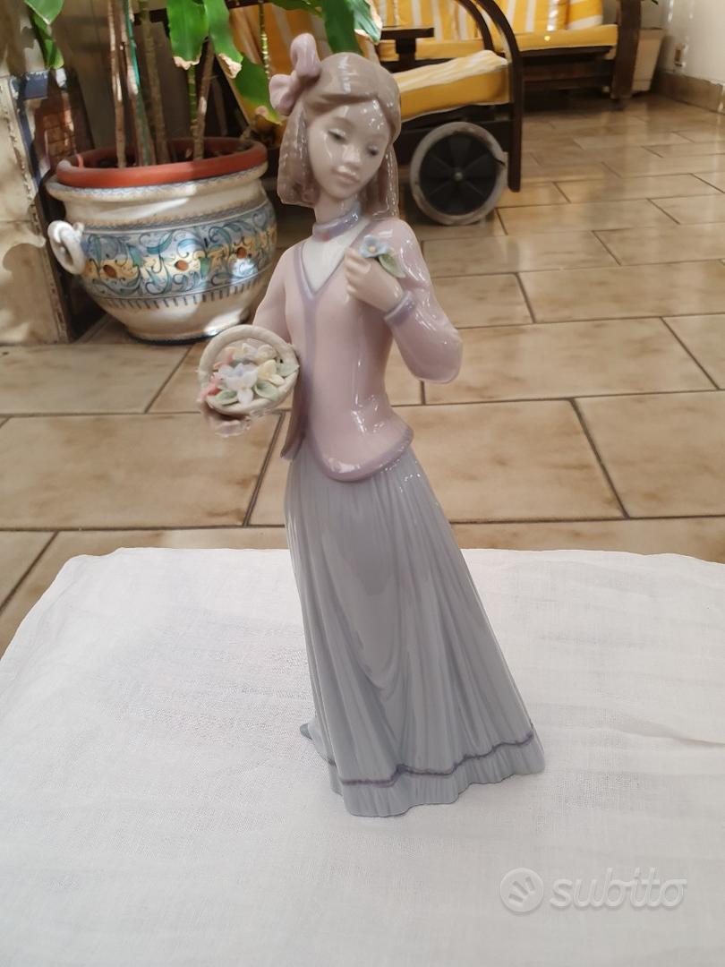 Lladró - Statuette En Porcelaine "Venditrice Di Frutta" (Marchande De Fruits)