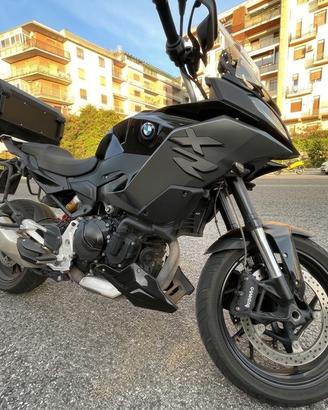 BMW F900 XR TRIPLE BLACK