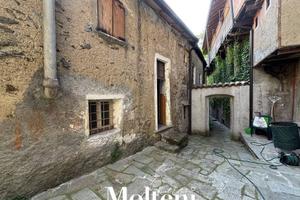 Rustico / Casale di 188 m² con 4 locali a Bellano