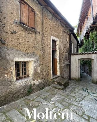 Rustico / Casale di 188 m² con 4 locali a Bellano