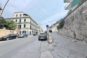 MONOLOCALE A NAPOLI
