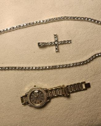 collana con pendente e orologio