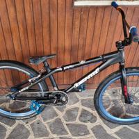 Cruiser 24" Identity