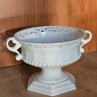 Elegante Centrotavola in Ceramica Bianca Traforata