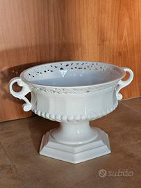 Elegante Centrotavola in Ceramica Bianca Traforata