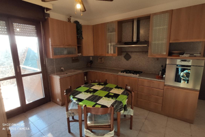 Trilocale arredato in residence con giardino