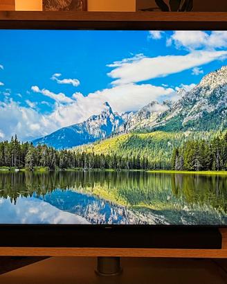Mobile TV girevole 360° , realizzato su misura