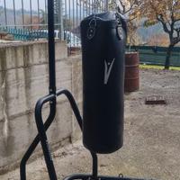 Sacco da boxe e supporto