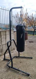 Sacco da boxe e supporto