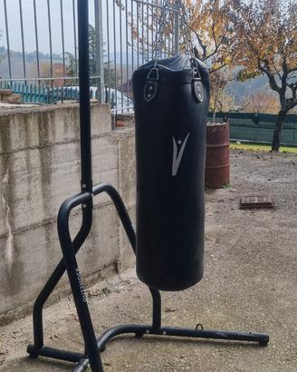 Sacco da boxe e supporto