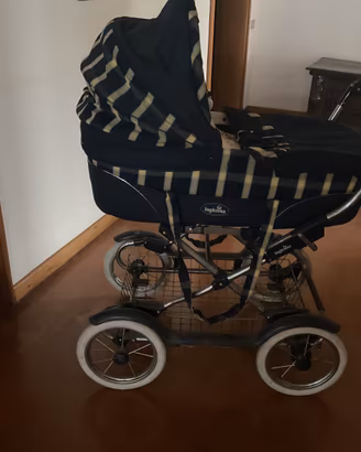 Carrozzina per neonati