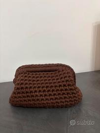 Pochette in filato