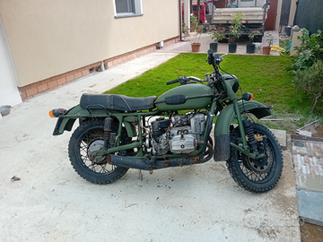 Moto Urali 750