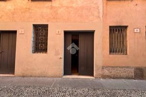 NEGOZIO A BRESCIA