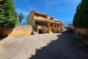 VILLA A SCHIERA A CERIGNOLA