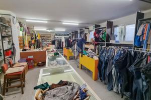 NEGOZIO A COSTA MASNAGA