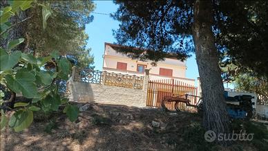 Villetta indipendente con annesso terreno