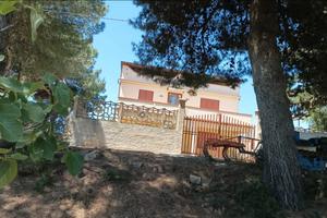Villetta indipendente con annesso terreno
