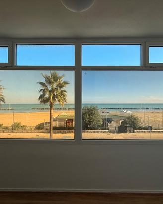 PE 339 Appartamento trilocale fronte mare