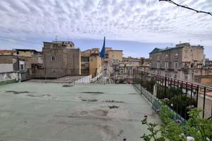 2 LOCALI A PORTICI