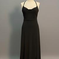 Vestito lungo nero con spacco laterale