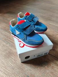 Scarpa sportiva Guess Boy. N.25