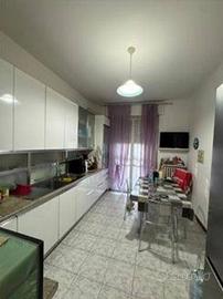 Immobile in asta di 120 m² con 3 locali e box auto