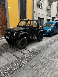 Suzuki Samurai 82