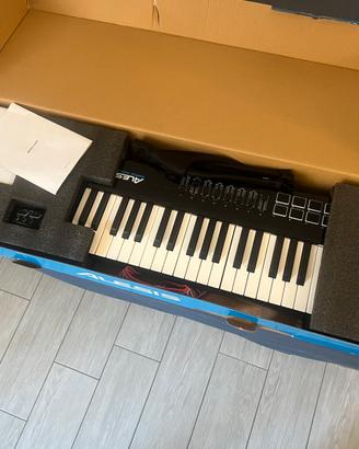 Alesis Vortex Wireless 2 keytar con scatola