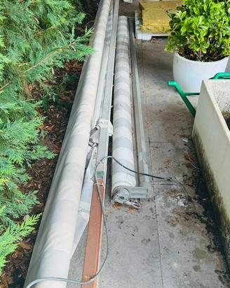 Tende da sole a bracci 5 m motorizzata + 2,5 m