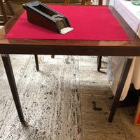 Elegante tavolo da gioco