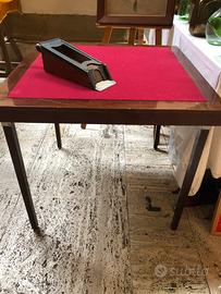 Elegante tavolo da gioco