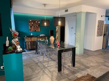 Tavolo Design Industriale Unico-vetro e putrelle