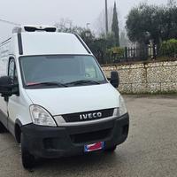 Furgone Daily Iveco con cella frigorifera