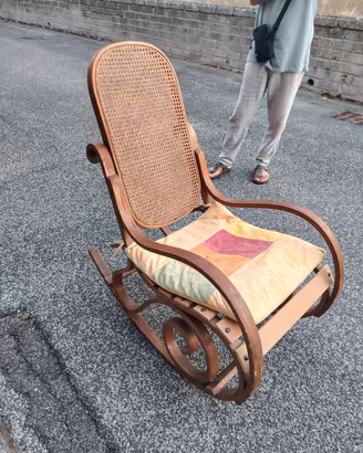 Sedia a dondolo vintage