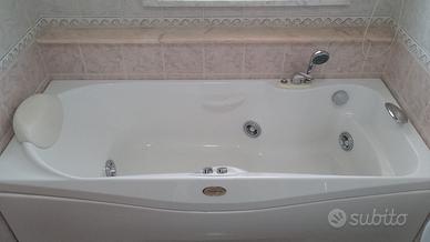 Vasca Idromassaggio Jacuzzi Spazia 70
