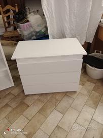Cassettiera in legno 