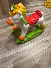 Dondolo cavallo clementoni