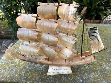 Batca a vela in corno