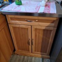 Mobiletto con ripiano