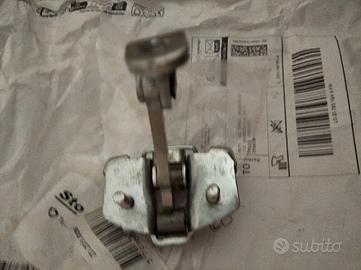 fermaporta anteriore Citroen C3 