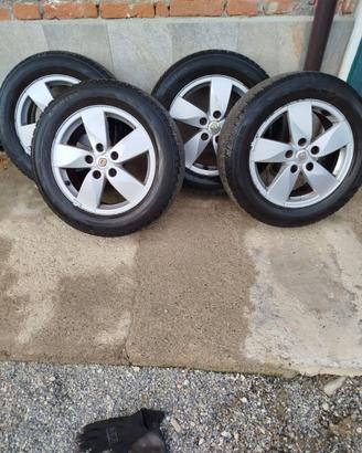 Cerchi in lega e gomme invernali Renault Scenic