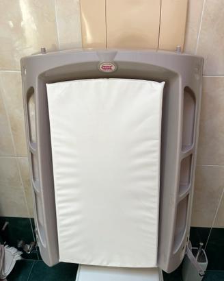 Fasciatoio da bagno pieghevole con materassino