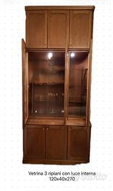 Vetrina 3 ripiani con luce interna