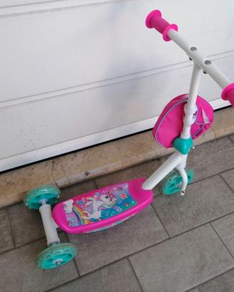 Monopattino modello Unicorno
