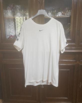 T-shirt Nike Repeat Tape