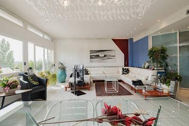 Attico / Mansarda di 140 m² con 3 locali a Milano