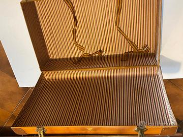 valigia vintage latta